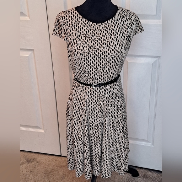 Jessica Howard Women's Printed Dress. Size 14P - Picture 1 of 8